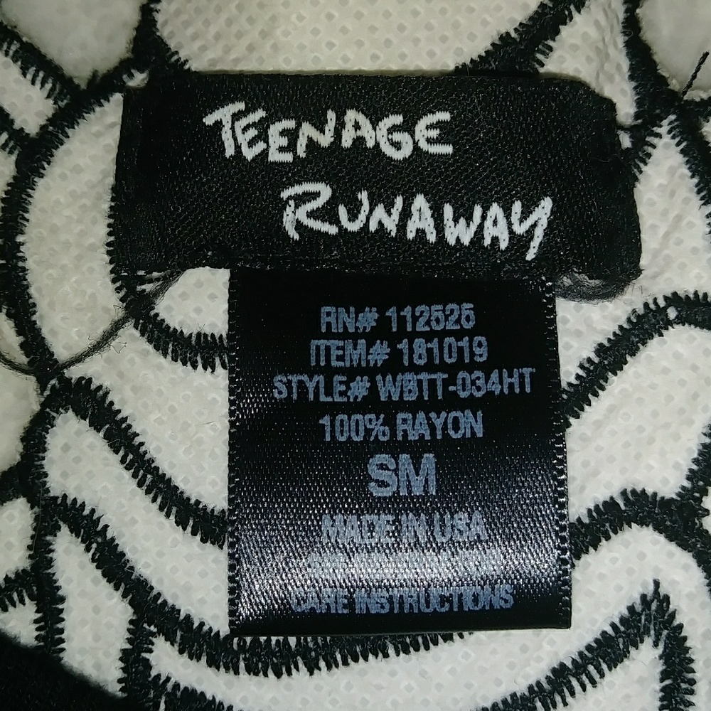 Skeleton Back Tank Top - Picture 3 of 3